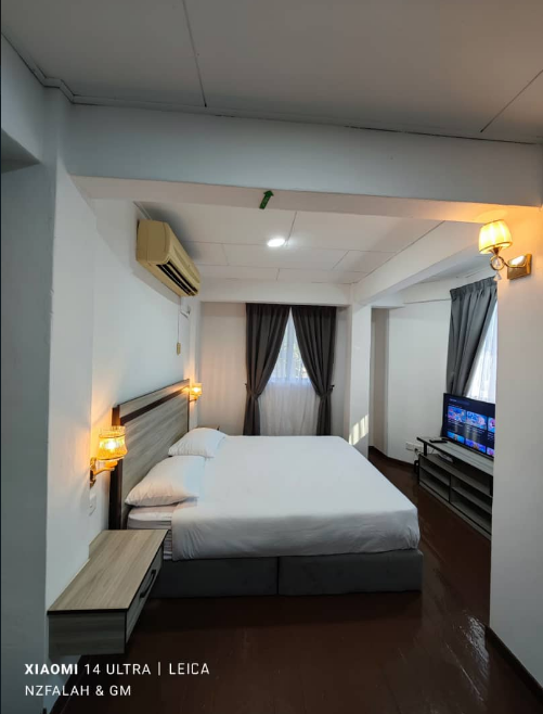 Standard Queen Room Bathroom